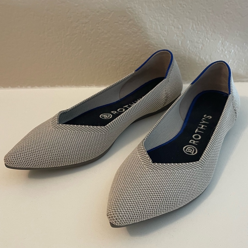 Light gray Rothy’s the point size 8